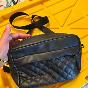 Black purse great condition - crossbody